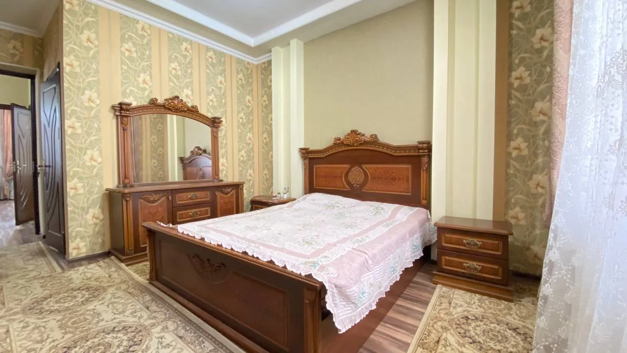 Ижарага берилади 3 хонали квартира, 120 м², 2/4 қават — Миробод тумани