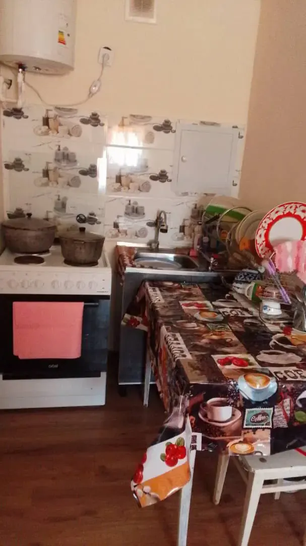 Sotiladi 1 xonali kvartira, 33 m² — Yangiyer shahri
