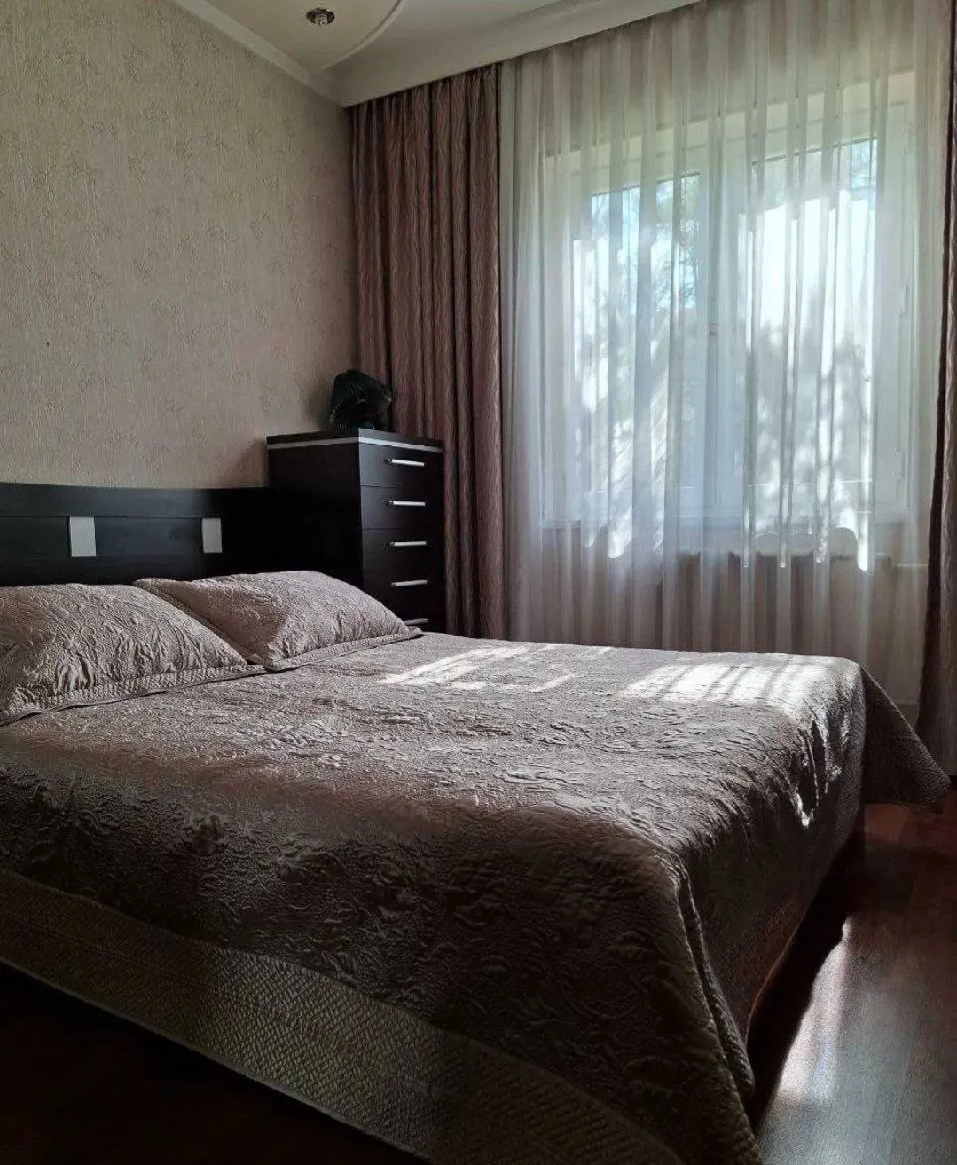 Sotiladi 4 xonali kvartira, 91 m², 3/5 qavat — Sergeli tumani
