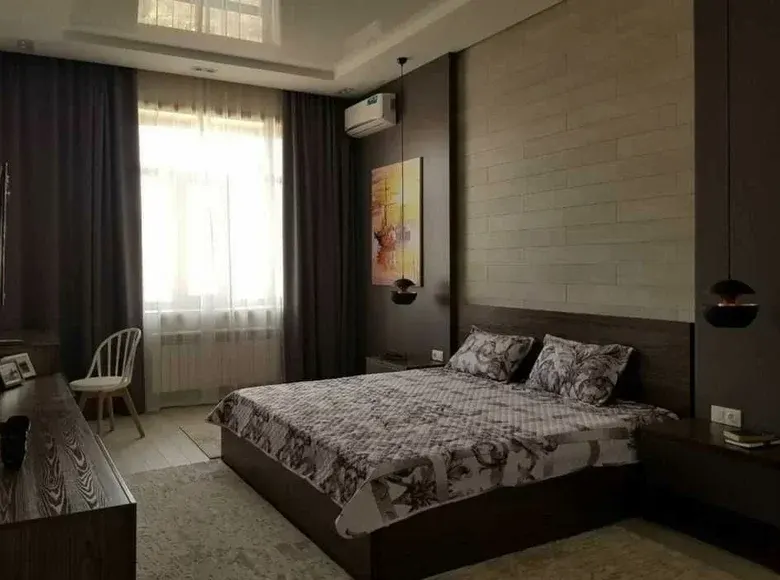 Ижарага берилади 3 хонали квартира, 136 м², 7/8 қават — Миробод тумани