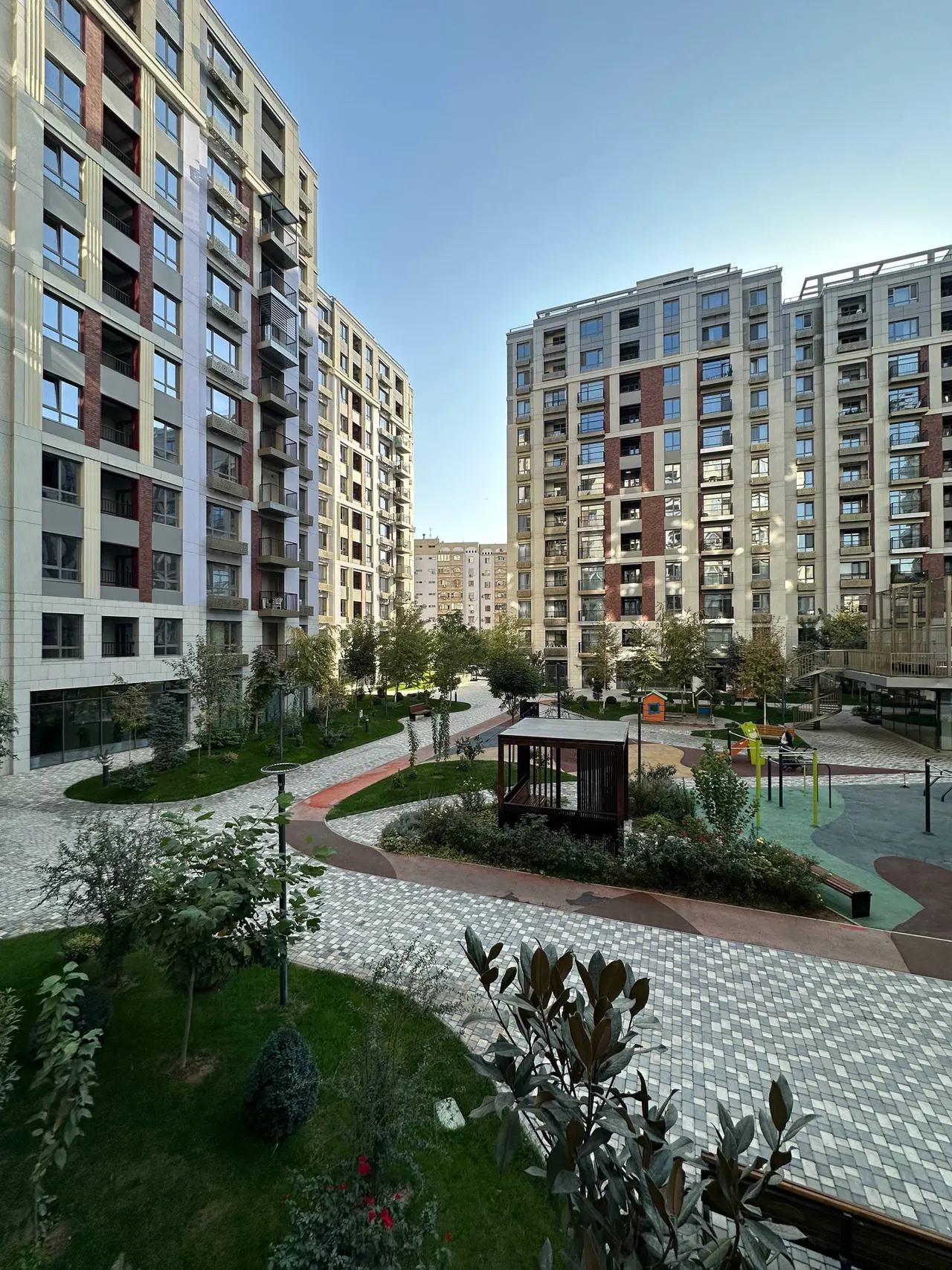 Sotiladi 3 xonali kvartira, 105 m², 10/12 qavat — Mirobod tumani