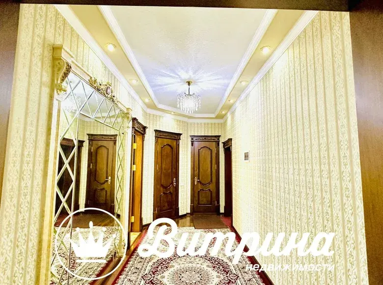 Sotiladi 5 xonali kvartira, 180 m², 3/3 qavat — Uchtepa tumani