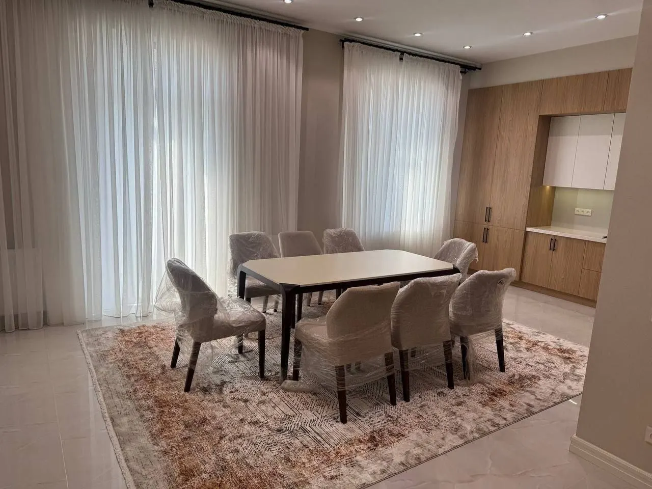 Сотилади 4 хонали квартира, 130 м², 4/7 қават — Мирзо Улуғбек тумани
