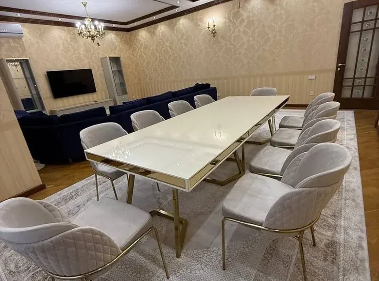 Сотилади 5 хонали квартира, 178 м², 1/7 қават — Миробод тумани