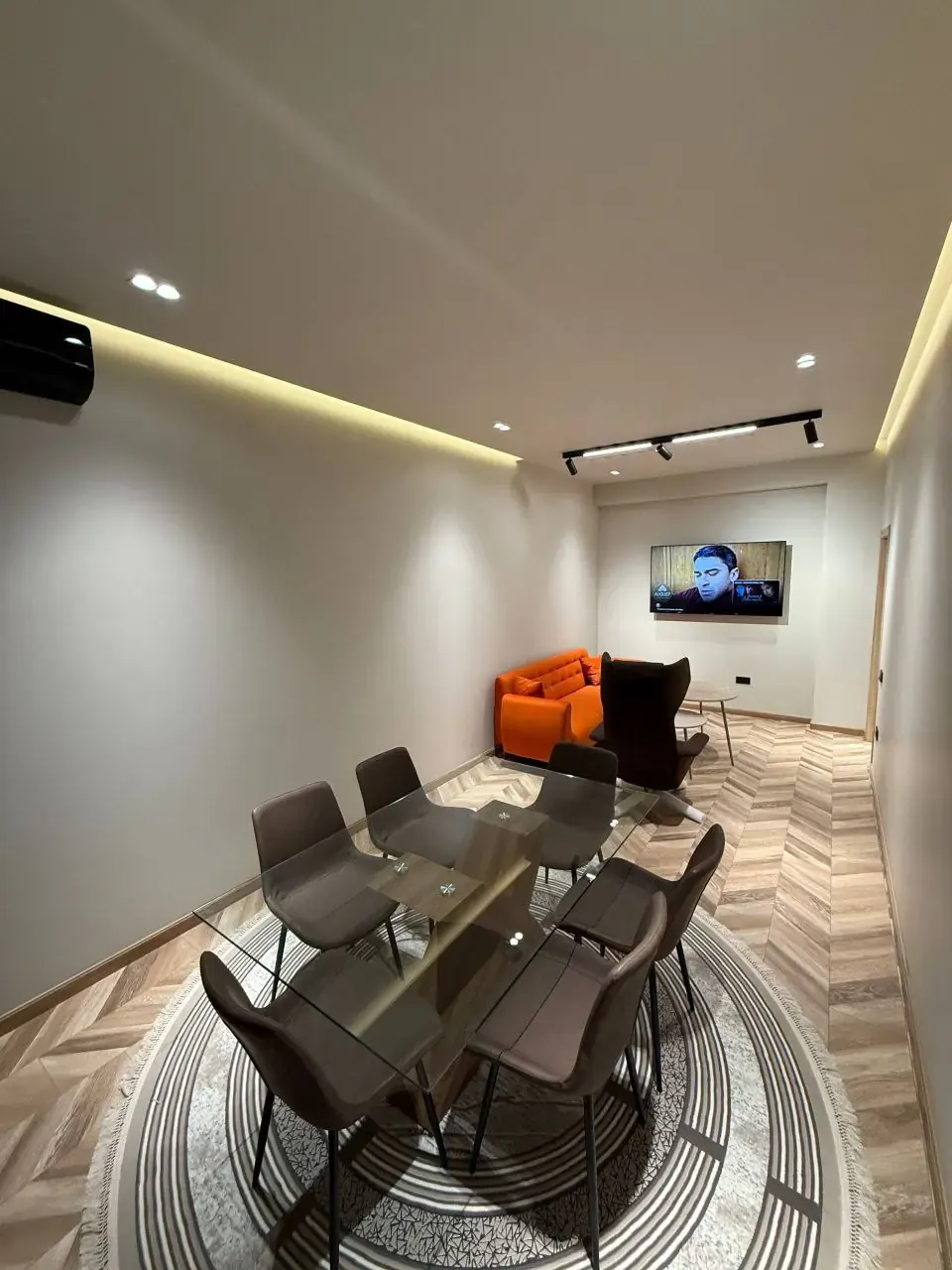 Ижарага берилади 4 хонали квартира, 103 м², 1/3 қават — Сергели тумани