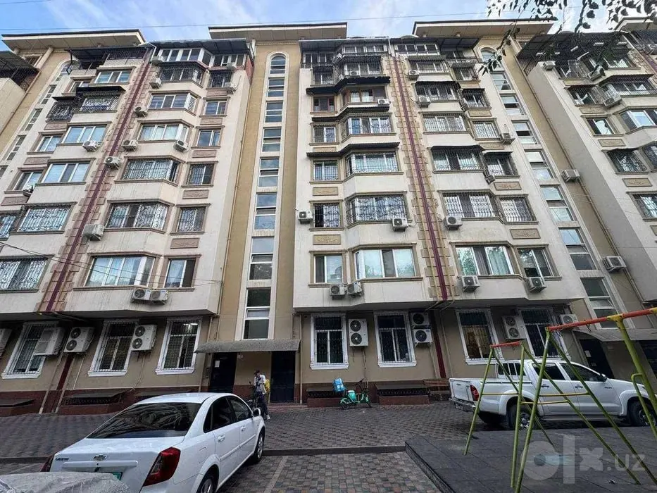 Sotiladi 7 xonali kvartira, 336 m², 2/8 qavat — Yunusobod tumani