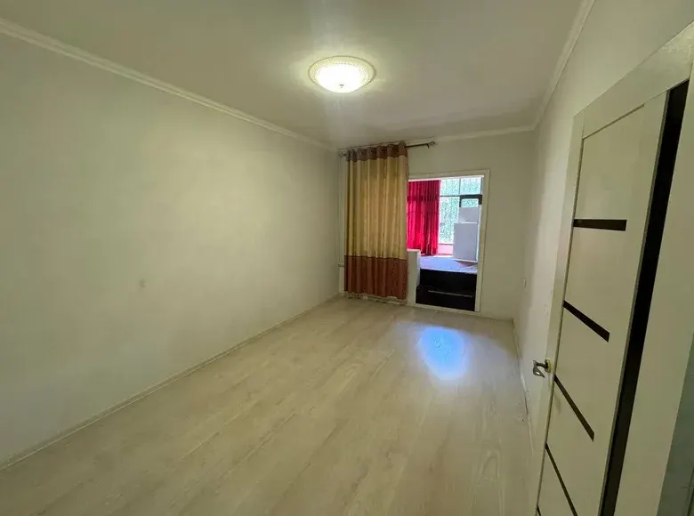 Sotiladi 1 xonali kvartira, 40 m², 3/5 qavat — Yakkasaroy tumani