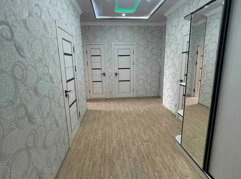 Sotiladi 3 xonali kvartira, 91 m², 2/10 qavat — Yakkasaroy tumani