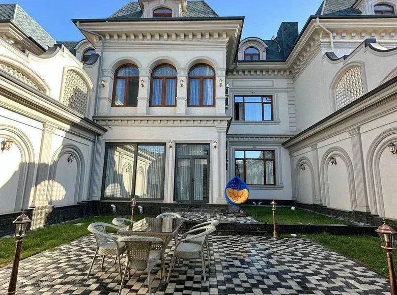 Продаётся 7-комнатный дом, 720 м² — Шайхантахурский район