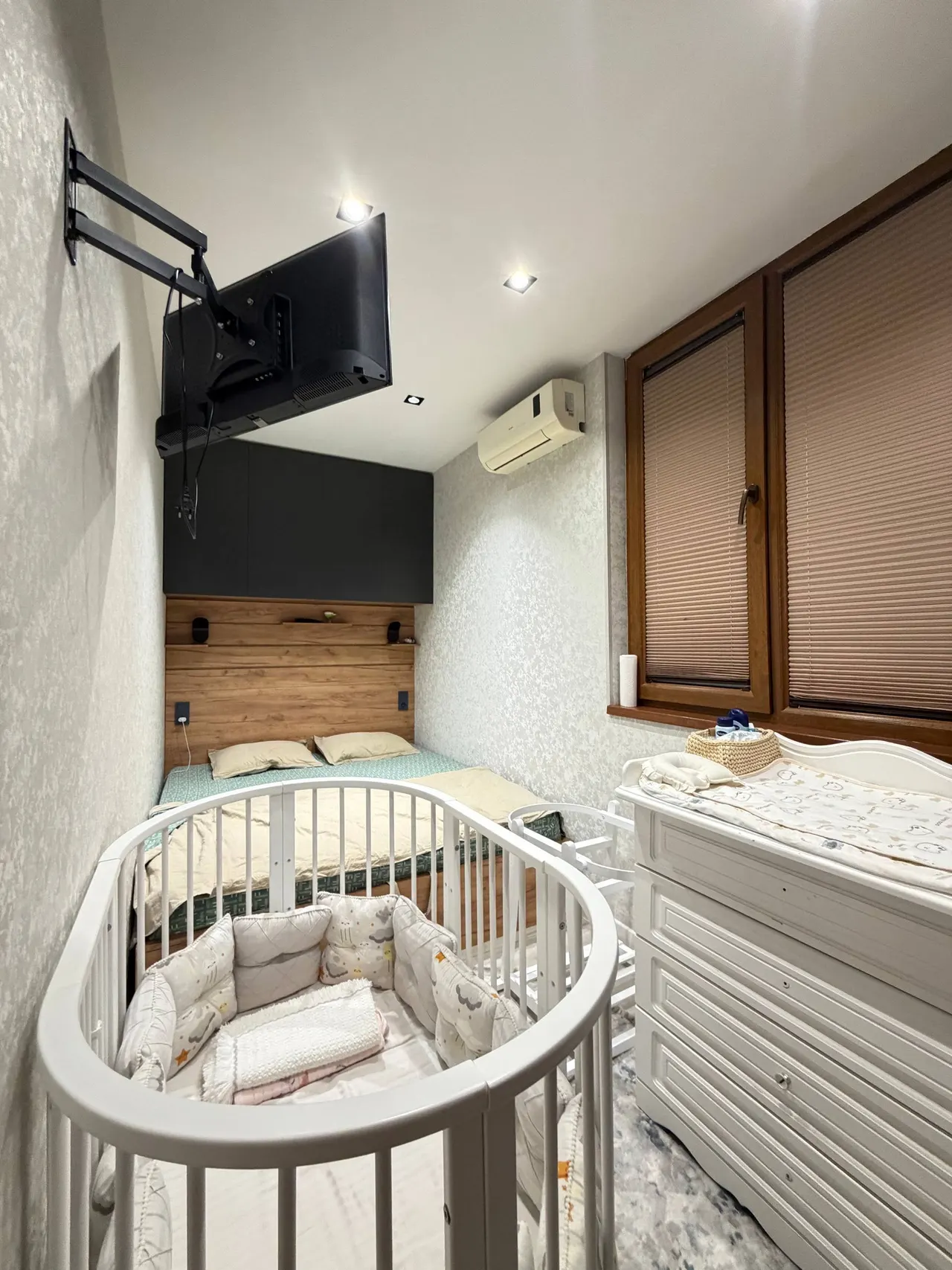 Sotiladi 2 xonali kvartira, 42 m², 2/4 qavat — Yunusobod tumani