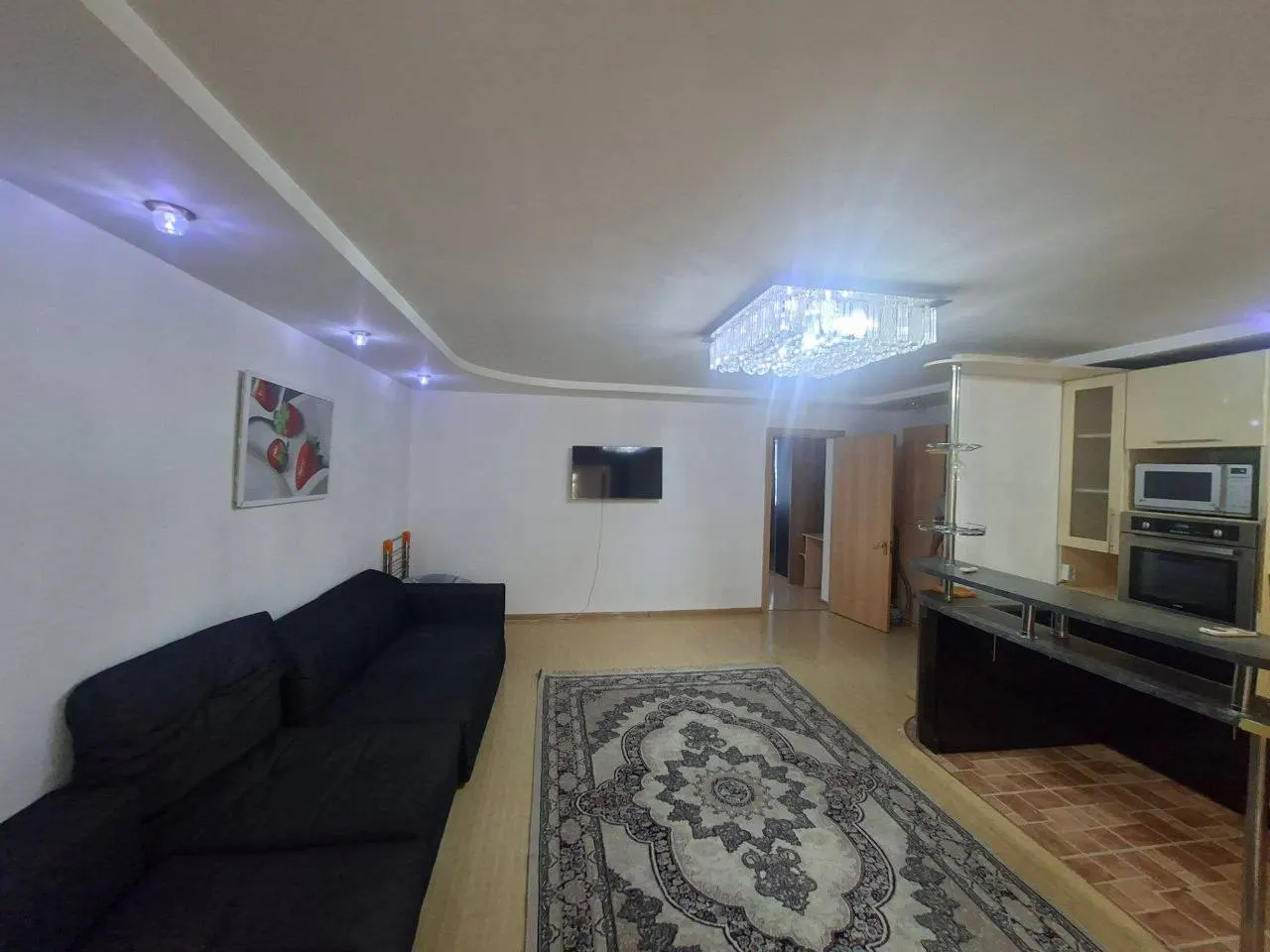 Продаётся 2-комнатная квартира, 95 м², 3/4 этаж — Мирабадский район