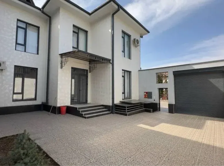 Сотилади 6 хонали ҳовли уй, 2.3 сотих, 260 м² — Мирзо Улуғбек тумани