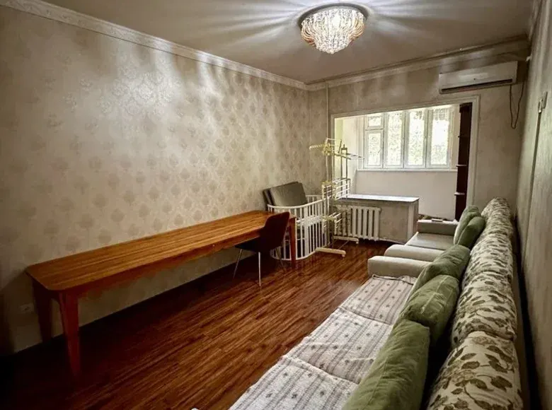 Сотилади 3 хонали квартира, 75 м², 2/5 қават — Мирзо Улуғбек тумани