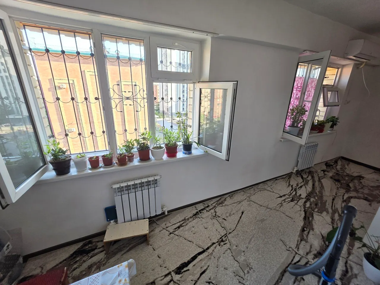 Sotiladi 2 xonali kvartira, 71 m², 6/7 qavat — Sergeli tumani