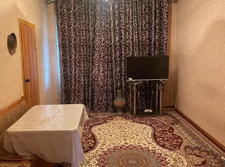 Продаётся комната, 50 м², 4/5 этаж — Яшнабадский район