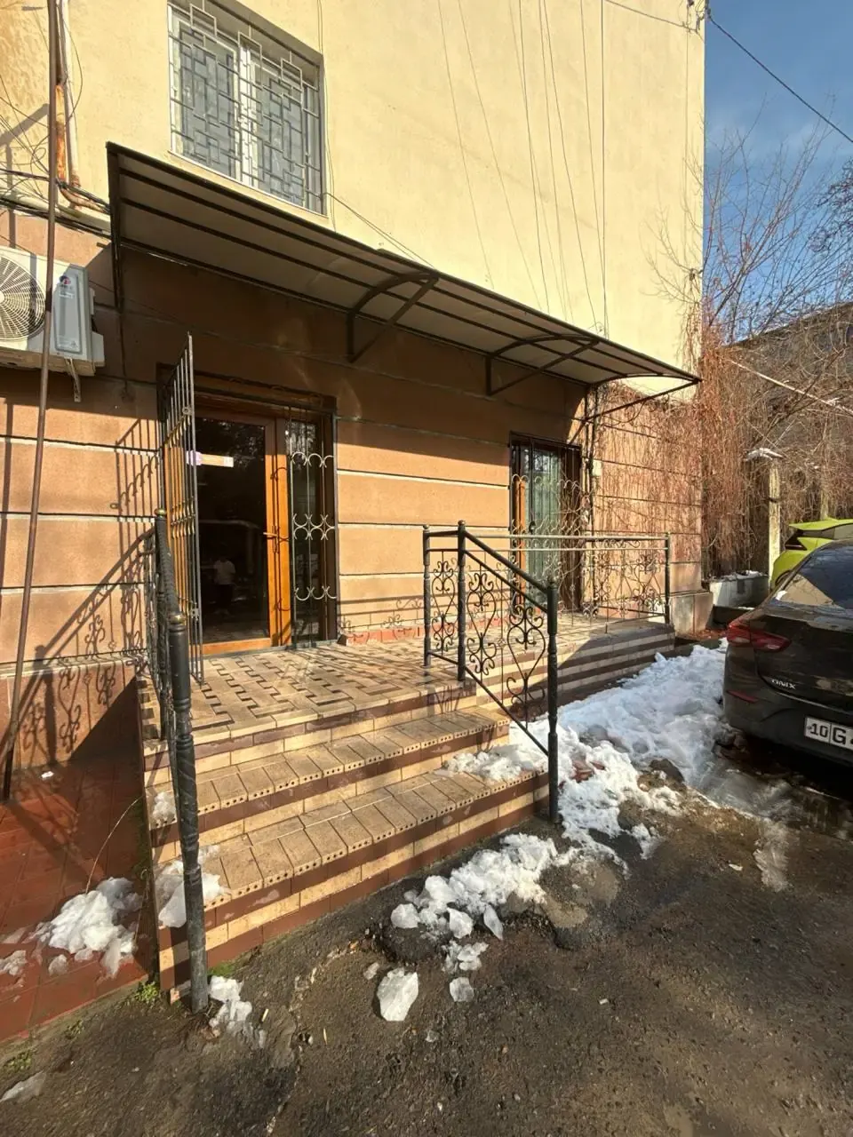 Ижарага берилади офис, 90 м², 1/5 қават — Мирзо Улуғбек тумани