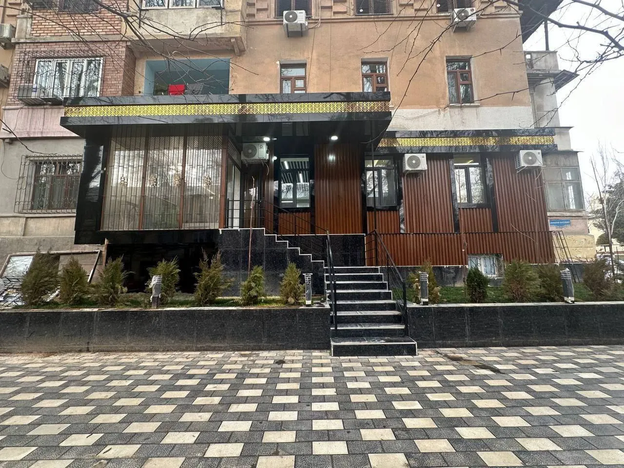 Ijaraga beriladi tijorat binosi, 130 m² — Yakkasaroy tumani