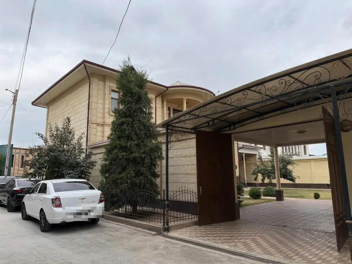 Продаётся 8-комнатный дом, 6 сот., 2 этажа — Юнусабадский район