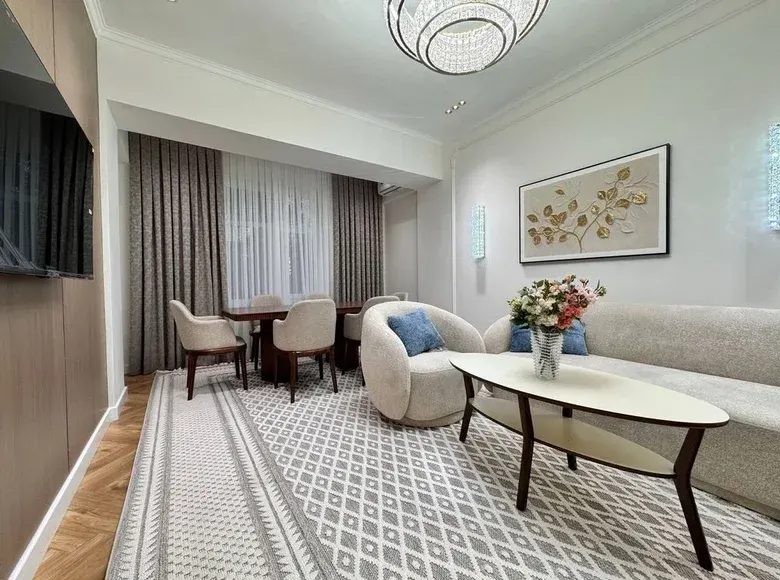 Продаётся 4-комнатная квартира, 100 м², 3/8 этаж — Мирзо-Улугбекский район