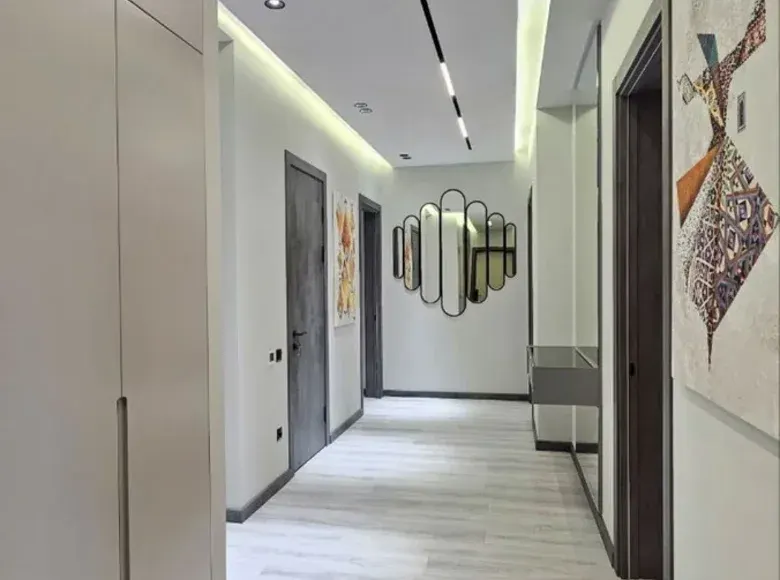 Сотилади 4 хонали квартира, 190 м², 2/10 қават — Миробод тумани