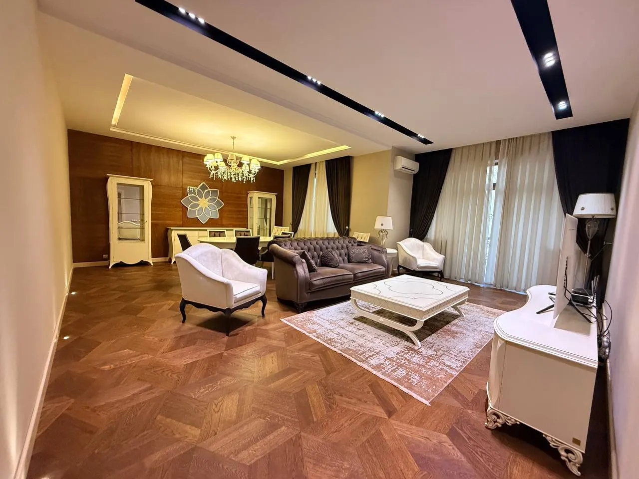 Продаётся 4-комнатная квартира, 185 м², 4/7 этаж — Мирабадский район