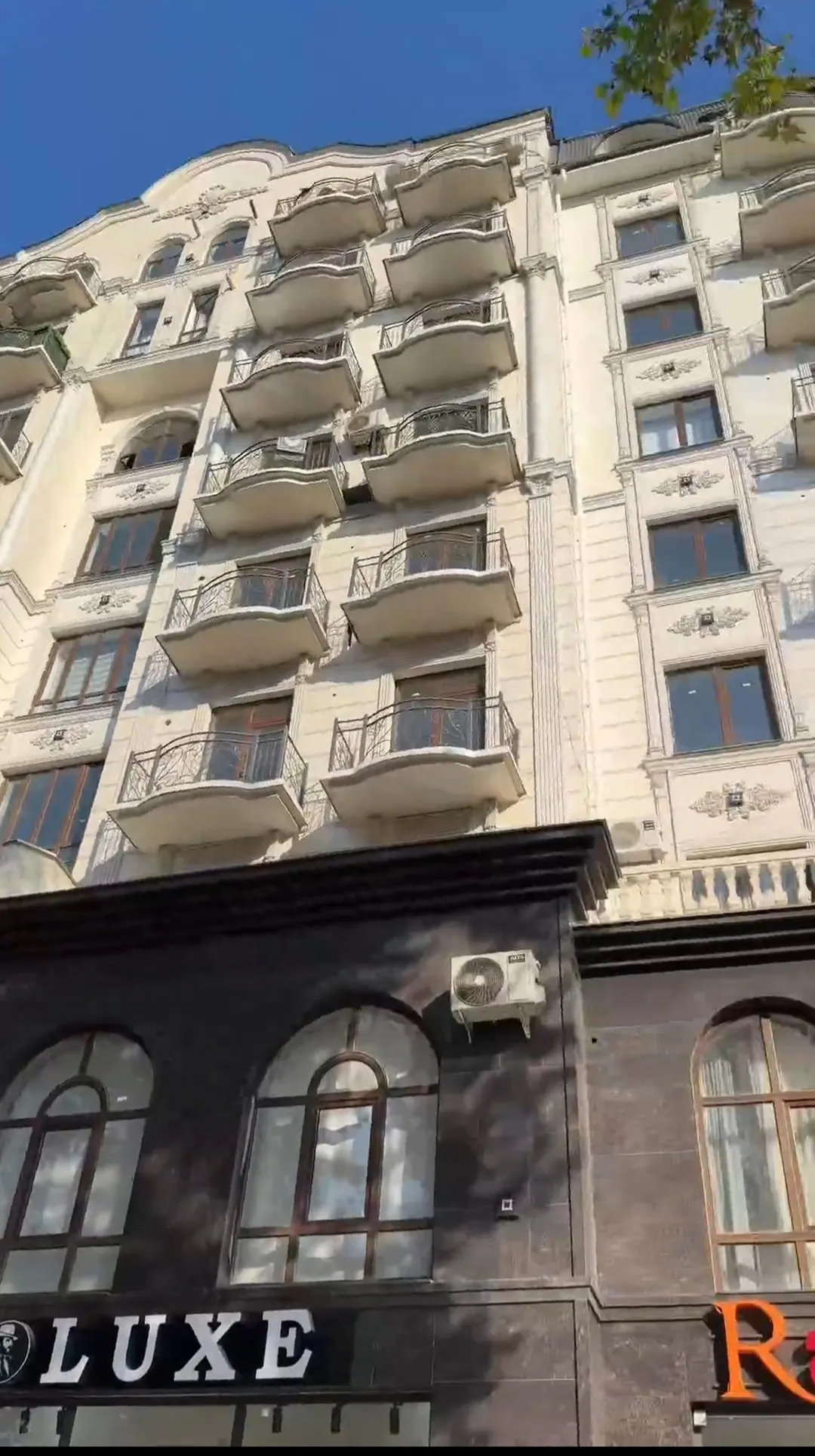 Сотилади 2 хонали квартира, 88 м², 2/9 қават — Денов тумани
