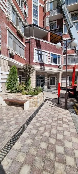 Сдаётся 7-комнатная квартира, 200 м², 1/10 этаж — Мирабадский район