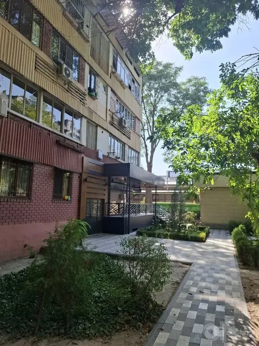 Сдаётся 1-комнатная квартира, 50 м², 4/4 этаж — Юнусабадский район