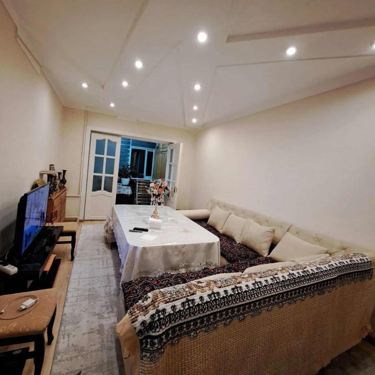 Продаётся 4-комнатная квартира, 90 м², 3/4 этаж — Мирзо-Улугбекский район