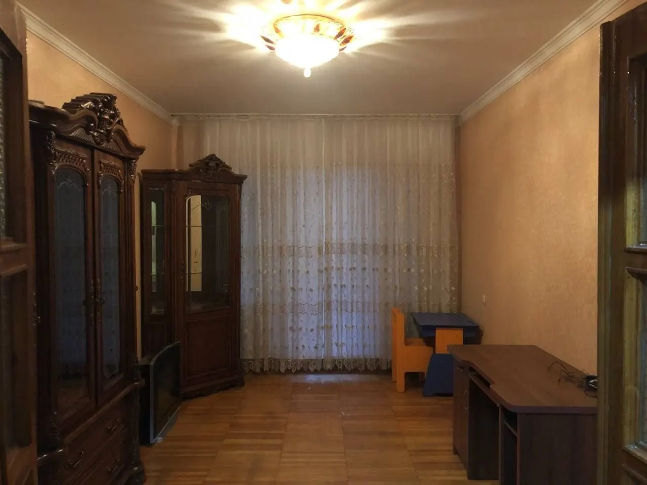 Продаётся 4-комнатная квартира, 100 м², 3/5 этаж — Юнусабадский район