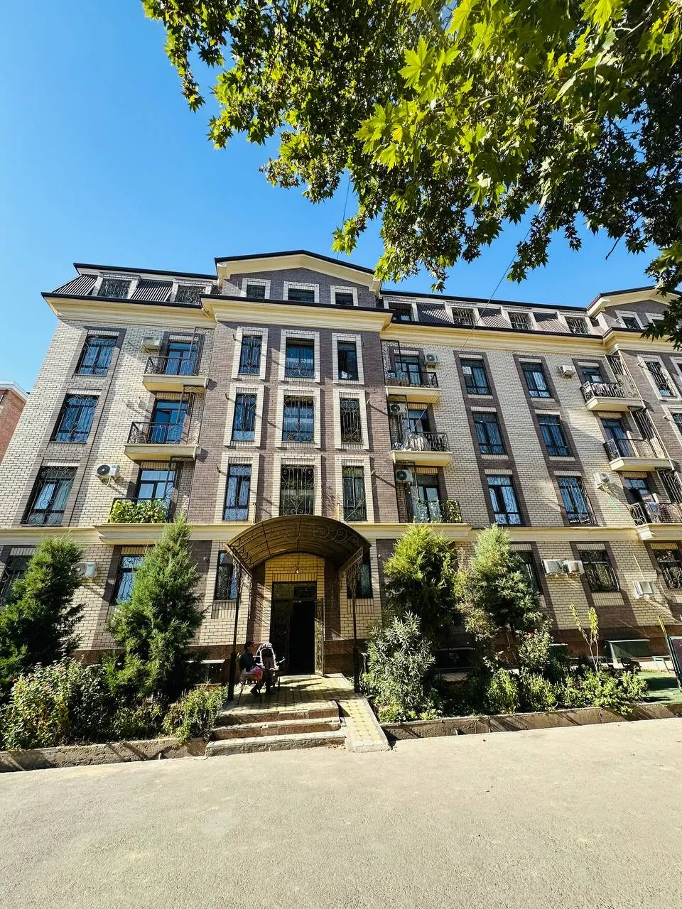 Сотилади 3 хонали квартира, 82 м², 5/5 қават — Янгиҳаёт тумани