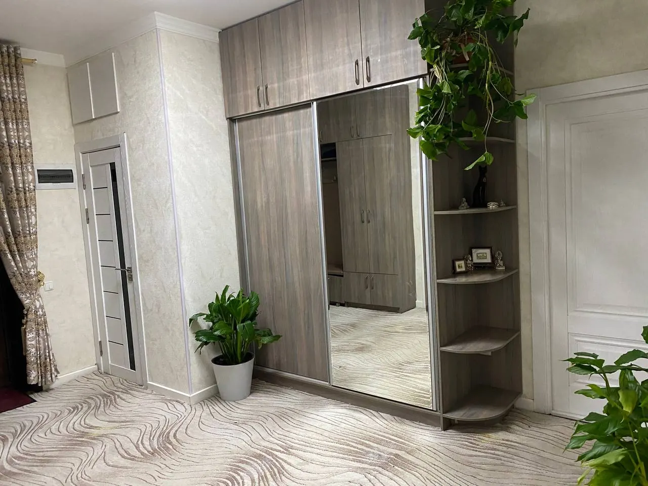 Сотилади 3 хонали квартира, 92.6 м², 3/7 қават — Янгиҳаёт тумани