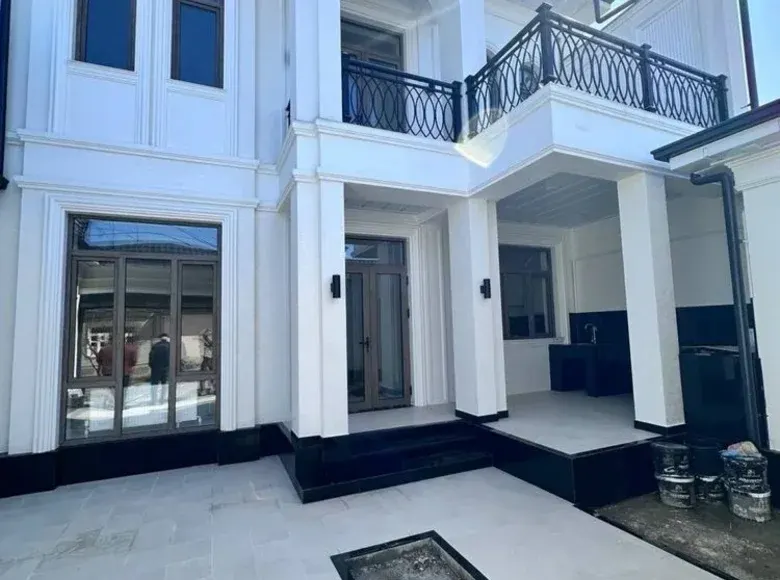 Сотилади 6 хонали ҳовли уй, 2 сотих, 260 м² — Юнусобод тумани