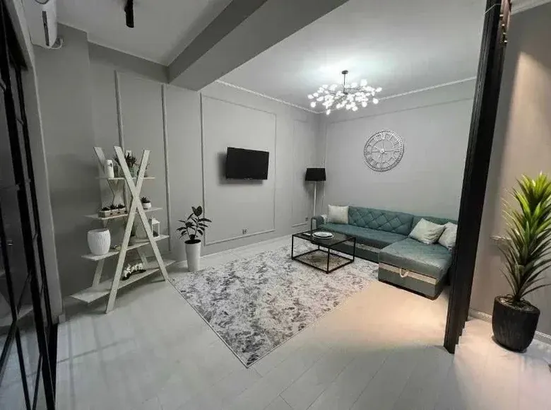 Сдаётся 2-комнатная квартира, 77 м², 7/8 этаж — Чиланзарский район