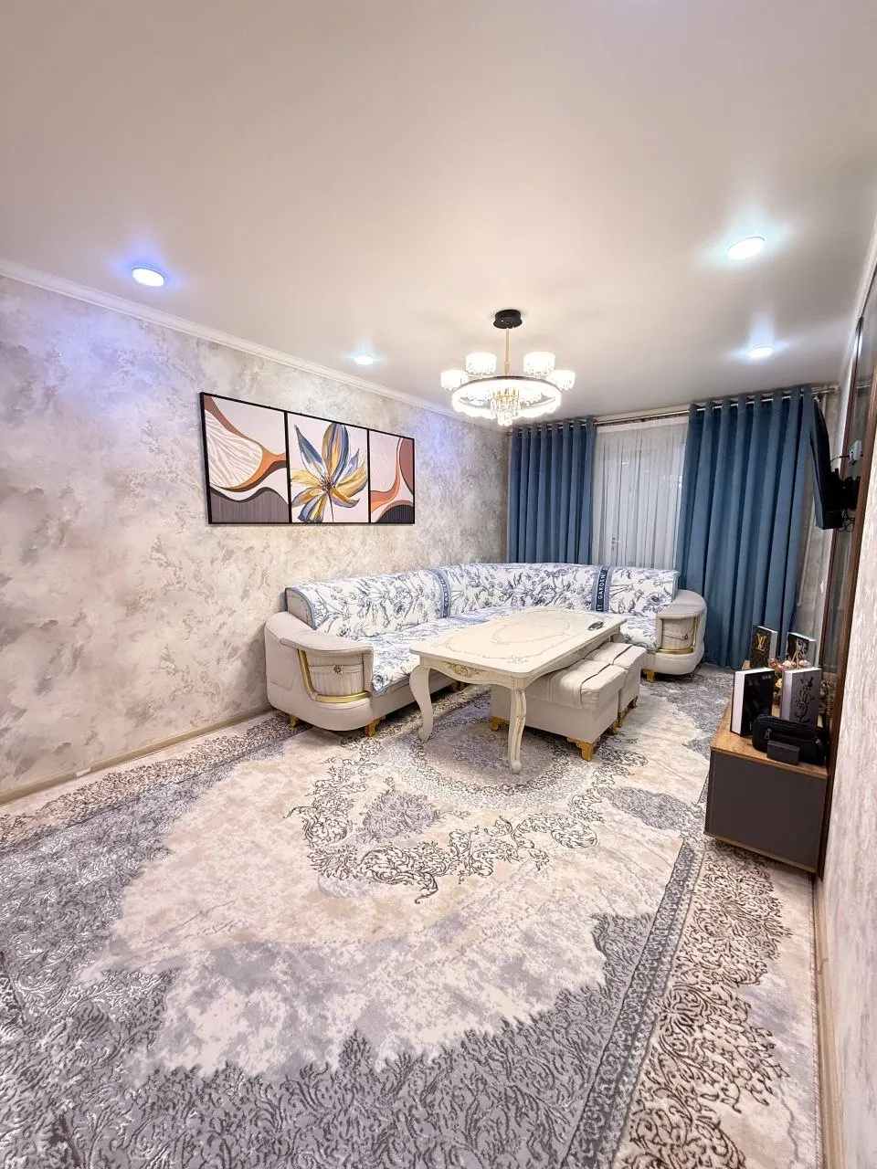 Продаётся 2-комнатная квартира, 56 м², 1/5 этаж — Чиланзарский район
