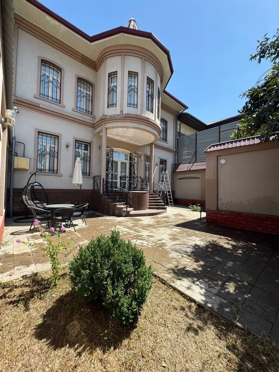 Сдаётся 5-комнатный дом, 4 сот., 263 м², 3 этажа — Яккасарайский район