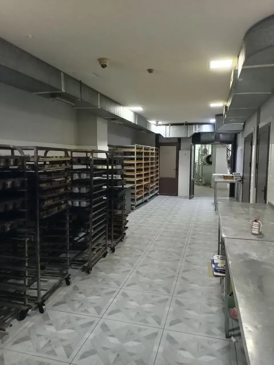 Продаётся коммерческое помещение, 643 м², 2.8 сот., 2/2 этаж — Мирзо-Улугбекский район
