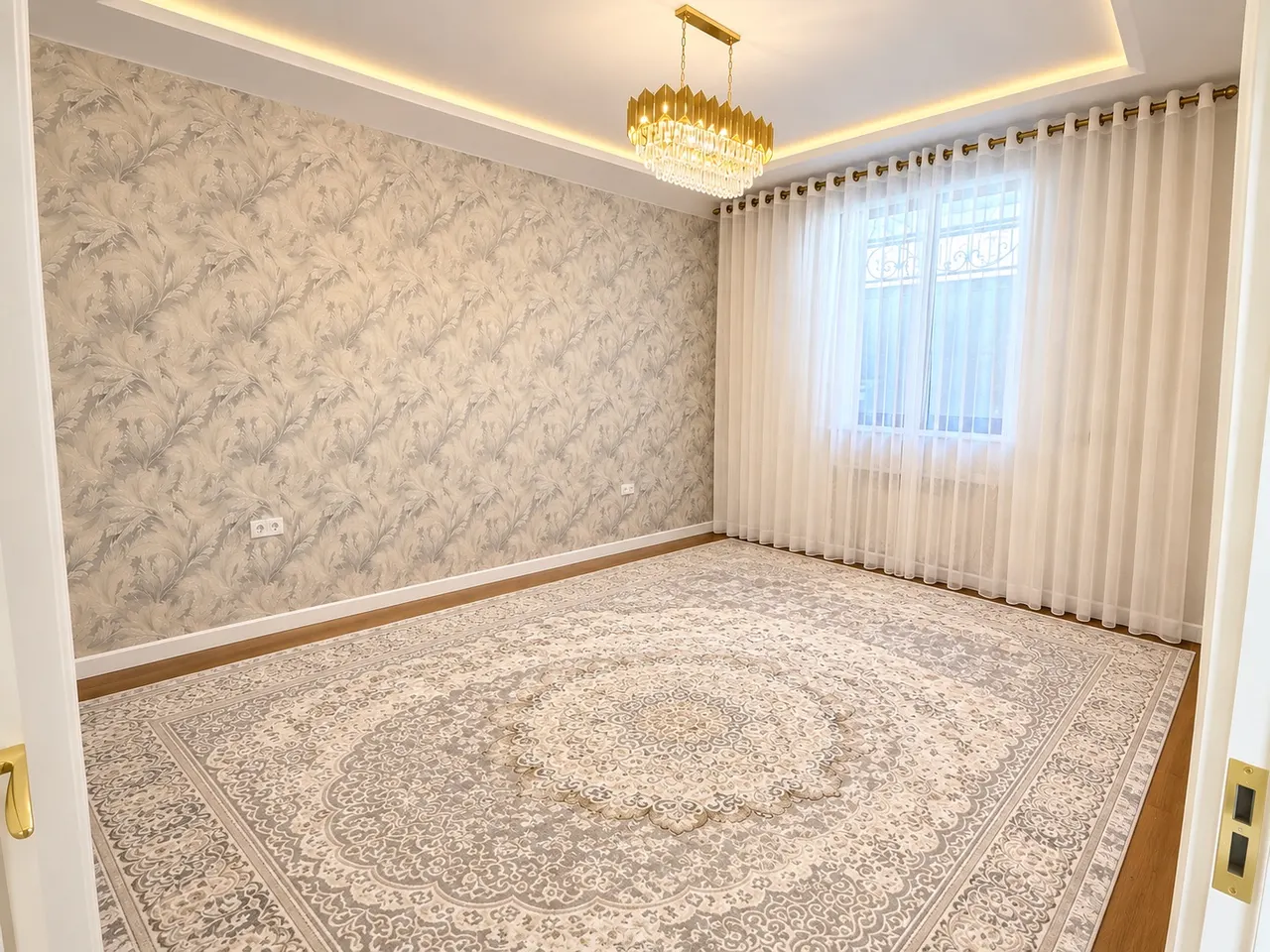 Продаётся 5-комнатная квартира, 110 м², 1/3 этаж — Ташкентский район