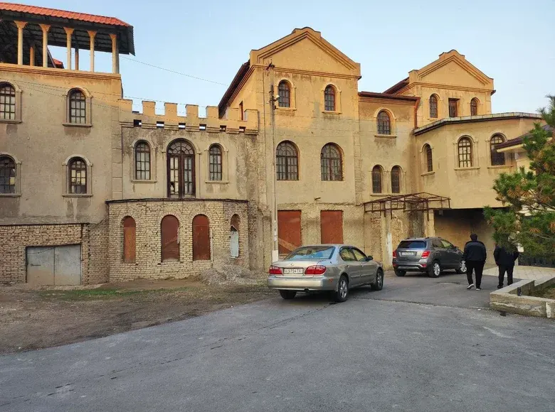 Продаётся коммерческое помещение, 1800 м², 13.5 сот. — Чиланзарский район