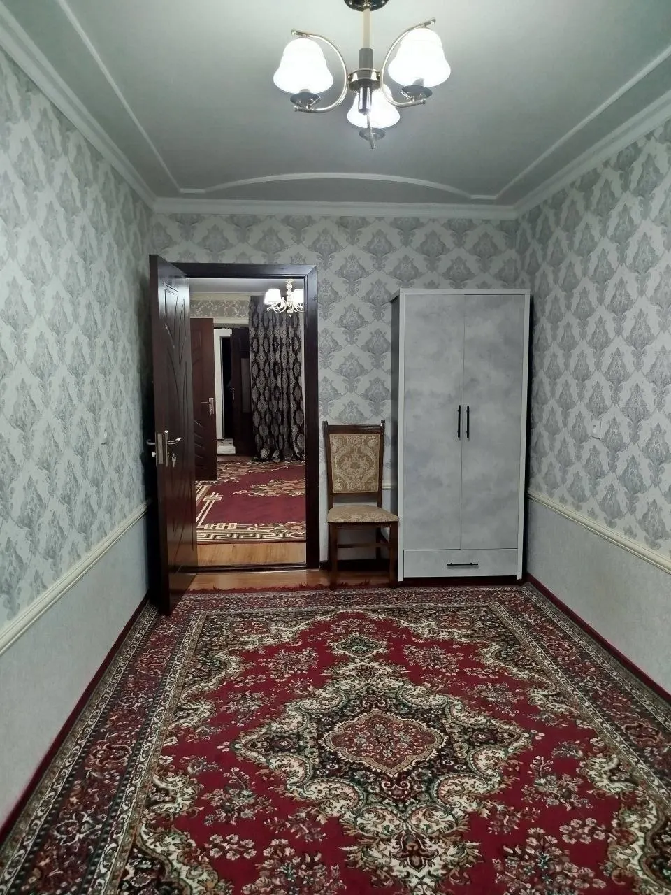 Продаётся 3-комнатная квартира, 50 м², 1/5 этаж — Юнусабадский район