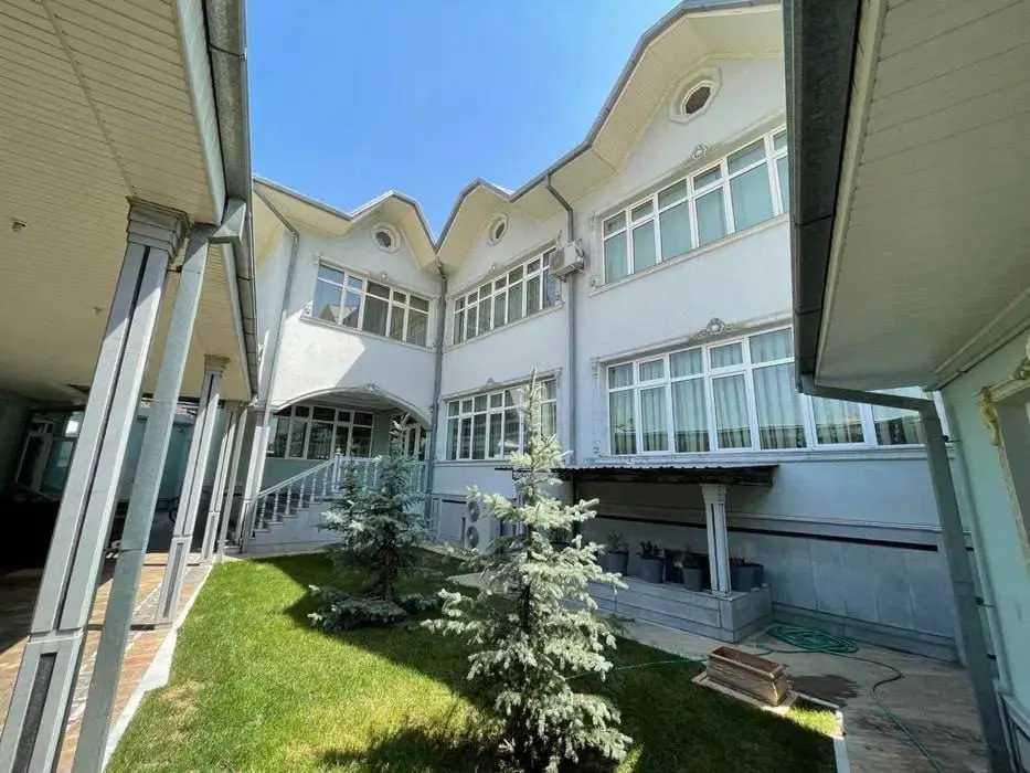 Sotiladi hovli uy, 4,5 sotix, 2 qavatli — Yashnobod tumani