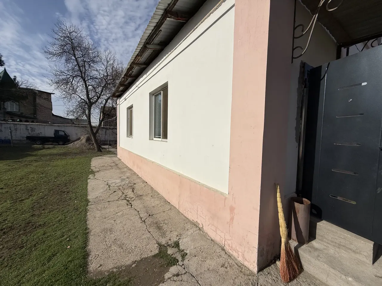 Sotiladi 4 xonali hovli uy, 11.5 sotix — Sergeli tumani