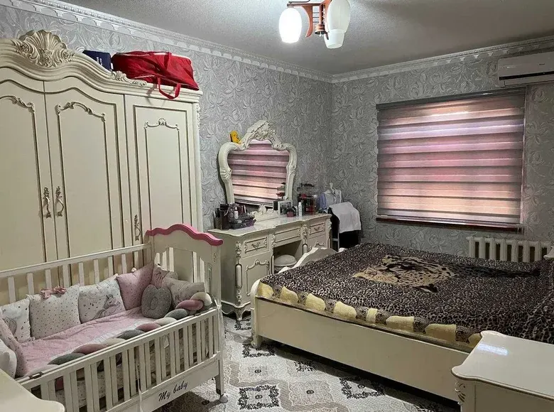 Sotiladi 4 xonali kvartira, 85 m², 1/4 qavat — Olmazor tumani