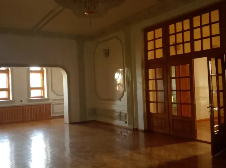 Ijaraga beriladi 10 xonali hovli uy, 16 sotix, 1150 m² — Mirzo Ulugʻbek tumani