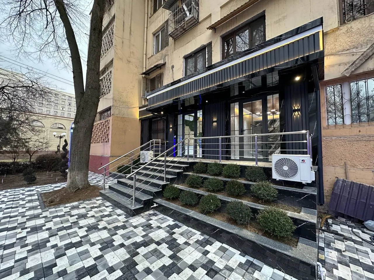 Сотилади тижорат биноси, 83 м², 1/5 қават — Юнусобод тумани
