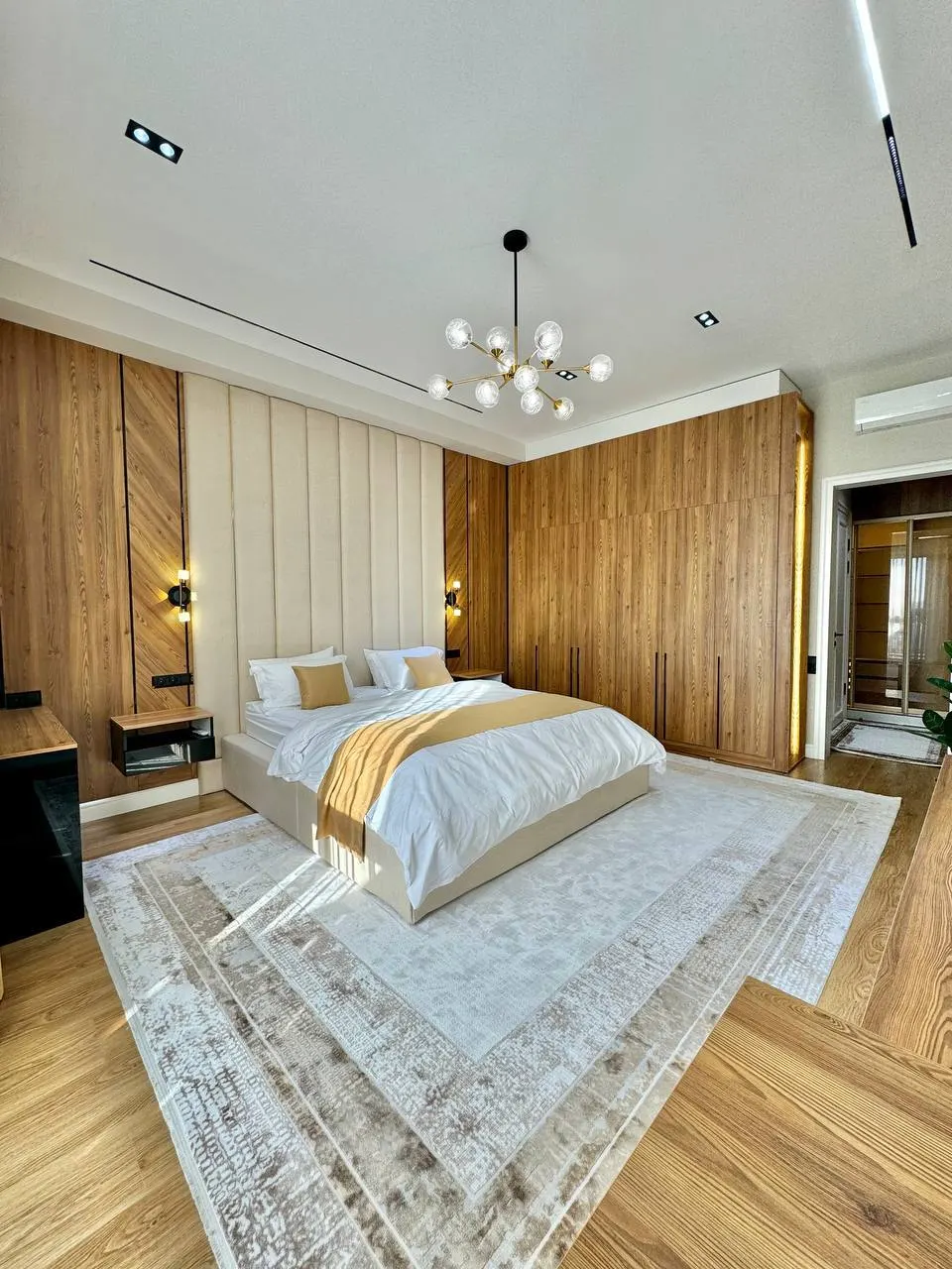 Продаётся 4-комнатная квартира, 230 м², 9/10 этаж — Мирабадский район