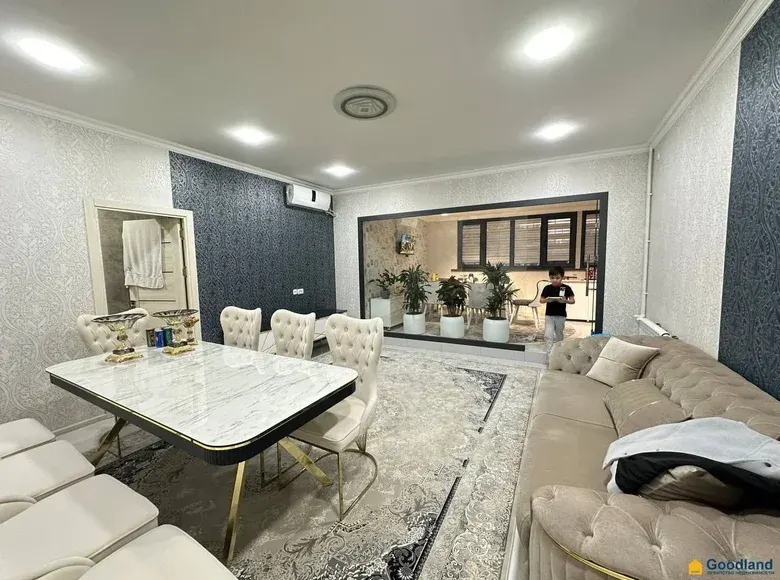 Sotiladi 4 xonali kvartira, 100 m², 2/9 qavat — Shayxontohur tumani