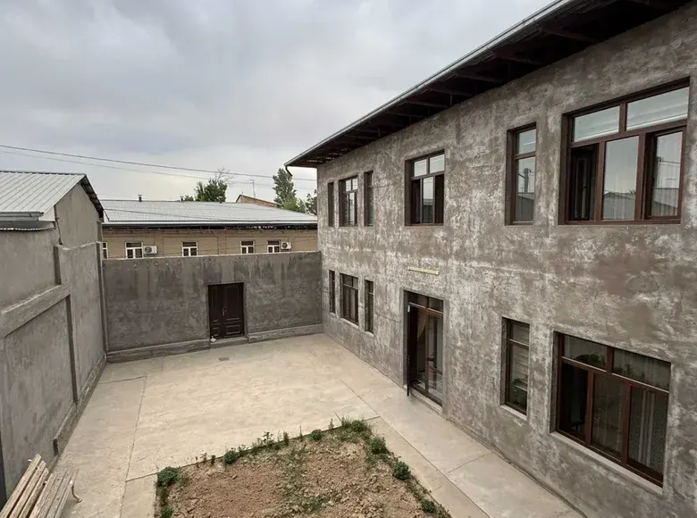 Сотилади 9 хонали ҳовли уй, 1 сотих, 400 м², 2/2 қават — Зангиота тумани