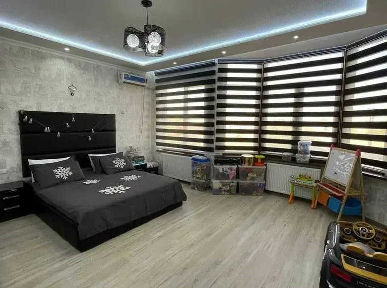 Sotiladi 2 xonali kvartira, 82 m², 4/8 qavat — Samarqand shahri