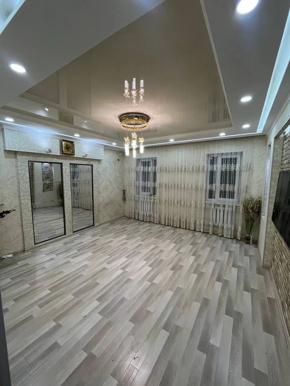 Продаётся 4-комнатная квартира, 90 м², 2/9 этаж — Алмазарский район